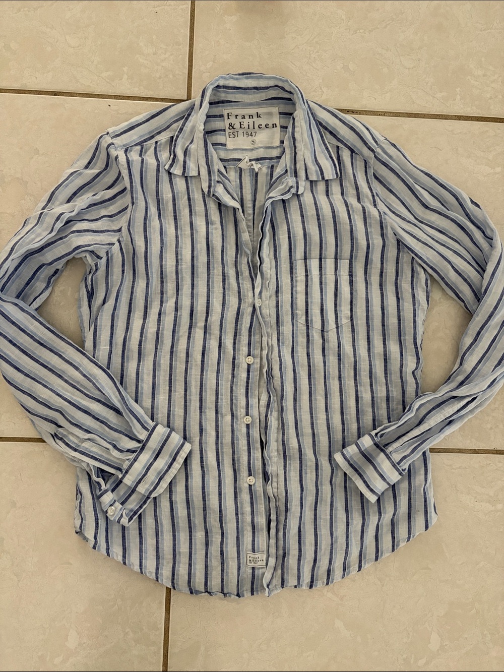 Frank & Eileen Men’s Blue and White Vertical Stripe Button-Down Shirt